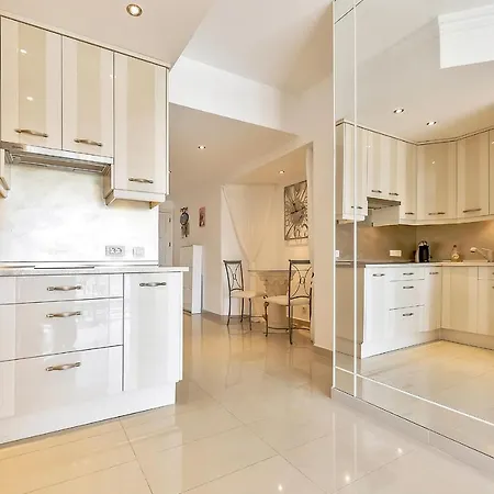 Luxury Altamira Apartment